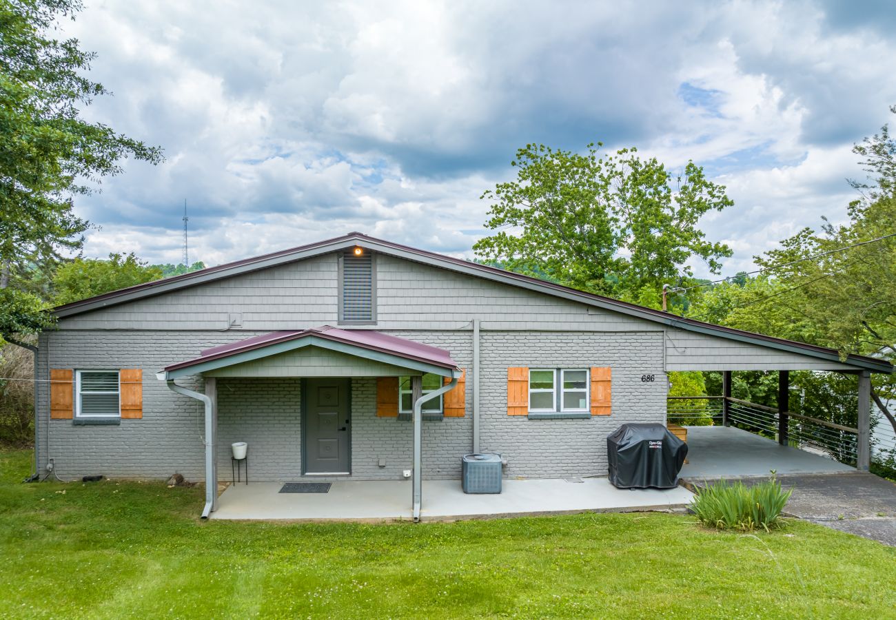 House in Blue Ridge - Downtown Walk Around