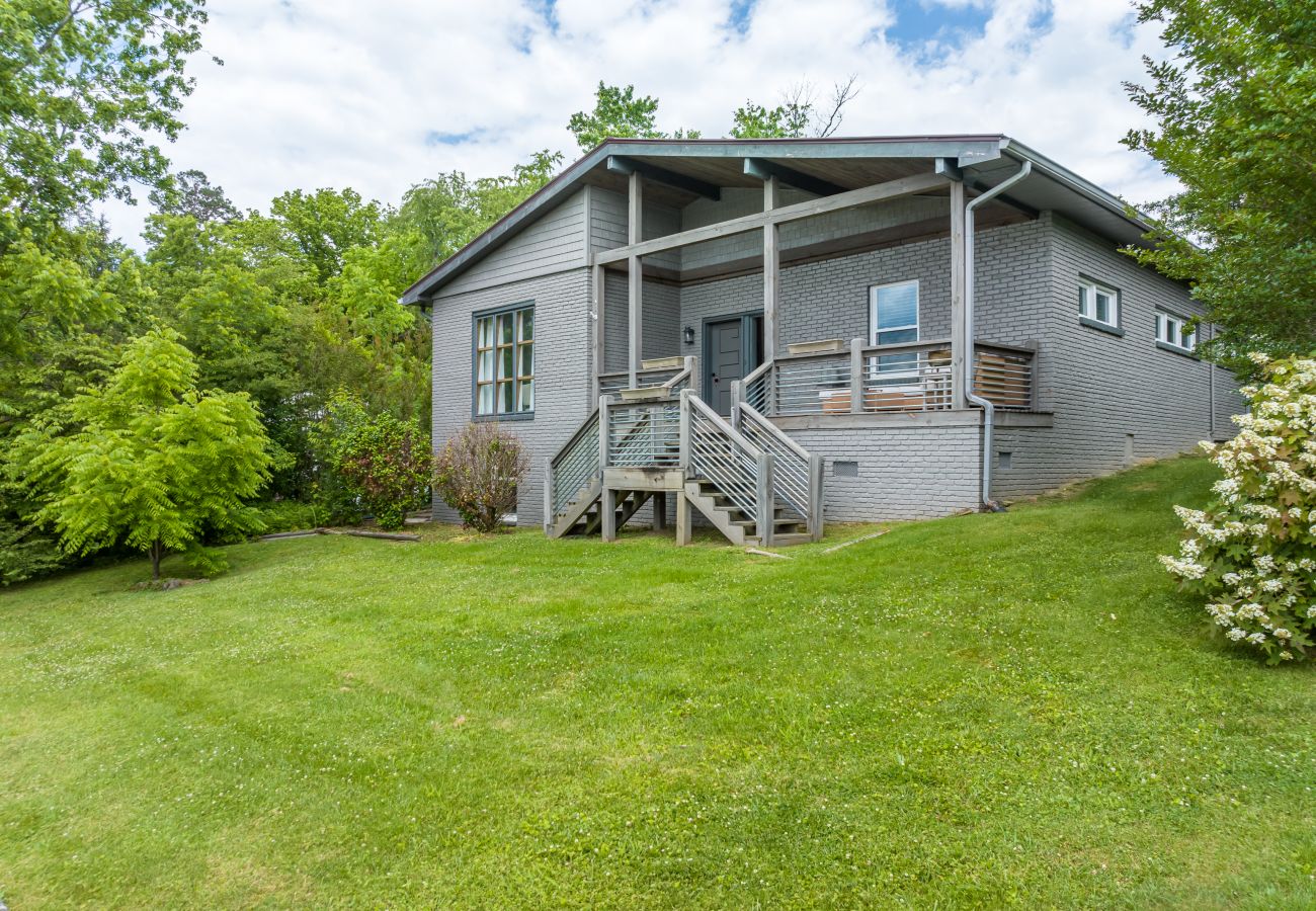 House in Blue Ridge - Downtown Walk Around