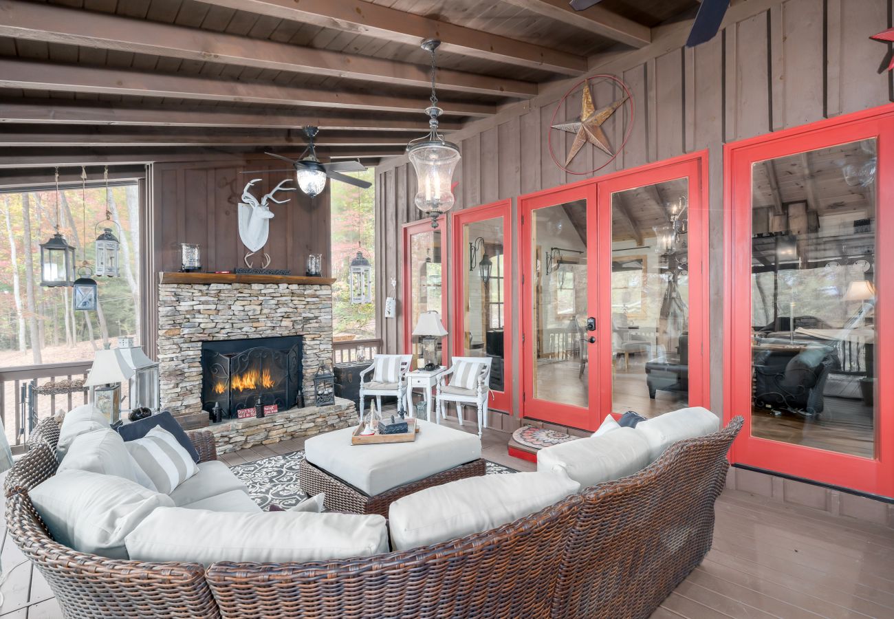 Cabin in Blue Ridge - Laurel Mountain Chalet