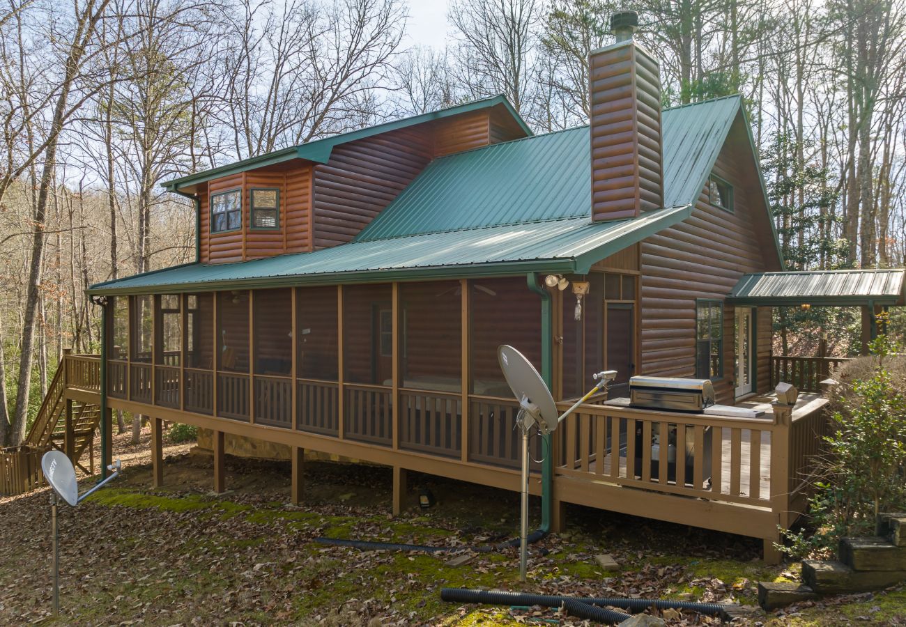 Cabin in Morganton - Elliot's HIdeaway, Pet Friendly