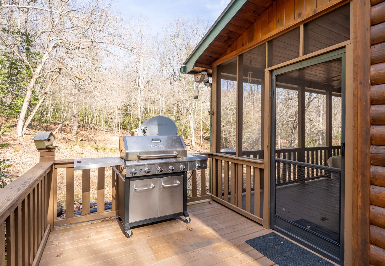 Cabin in Morganton - Elliot's HIdeaway, Pet Friendly