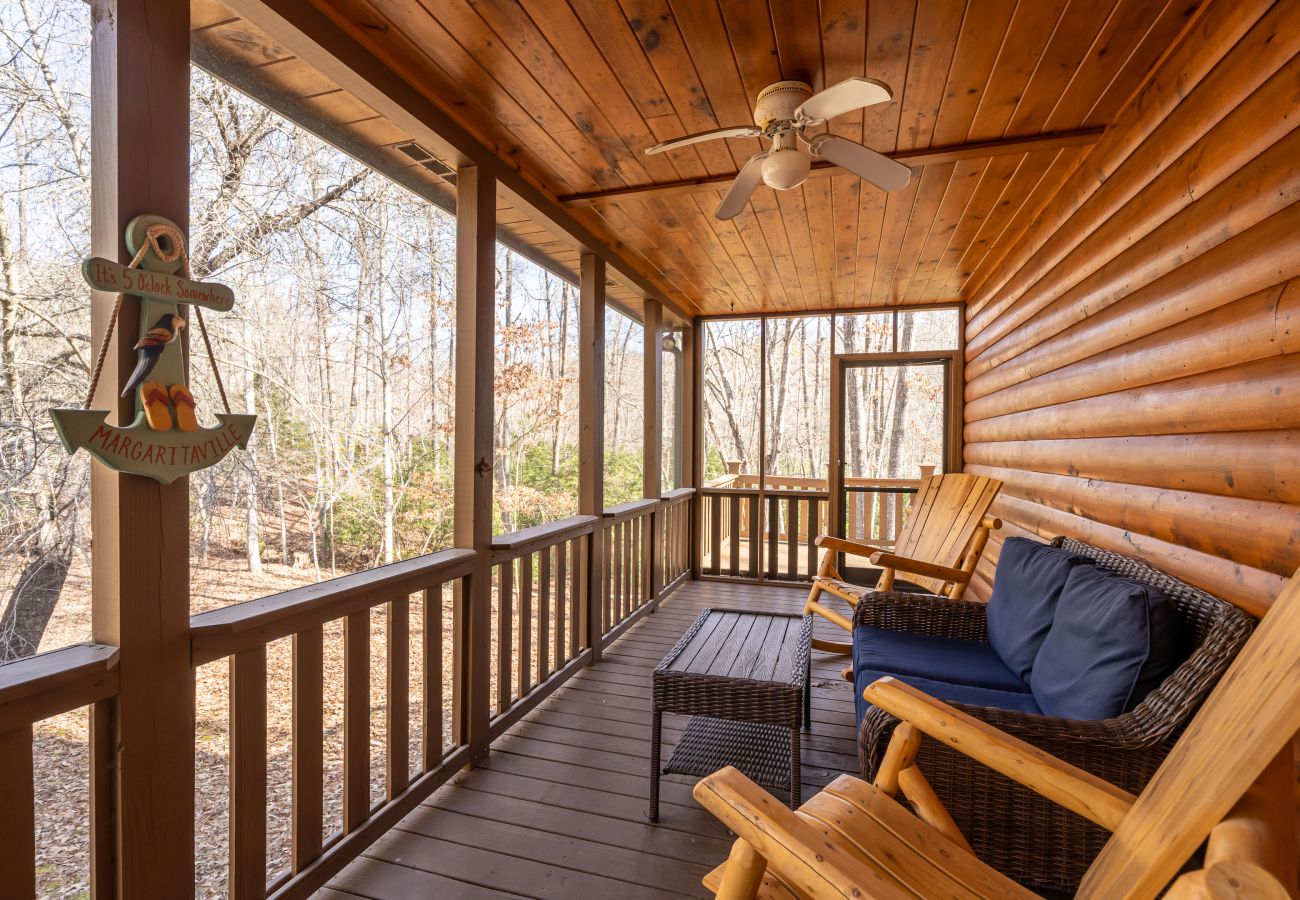 Cabin in Morganton - Elliot's HIdeaway, Pet Friendly