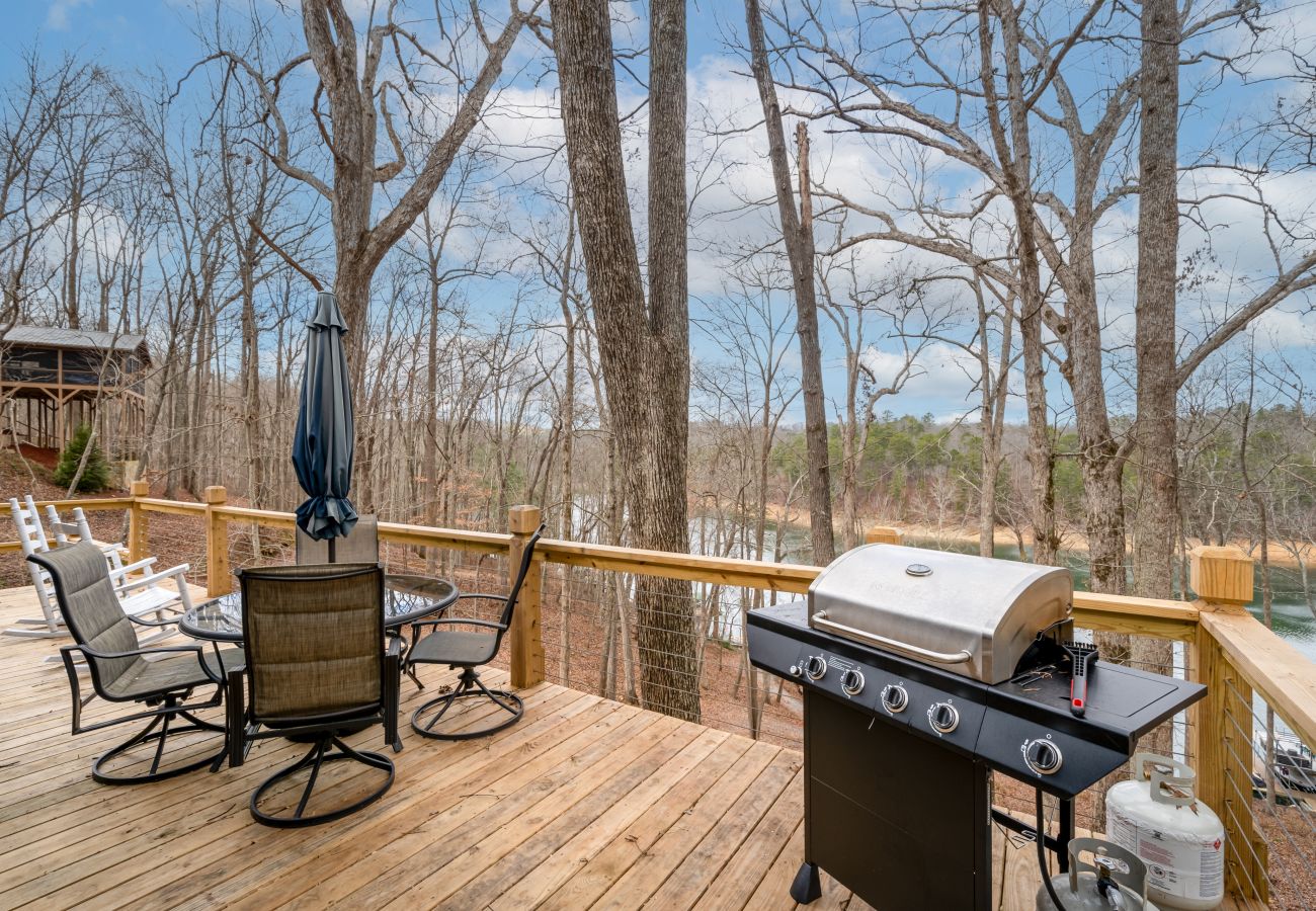 House in Blue Ridge - All Decked Out Lake House