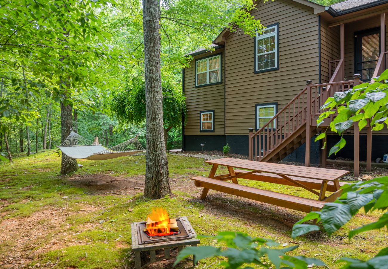 House in Ellijay - Cozy Cabin Nest