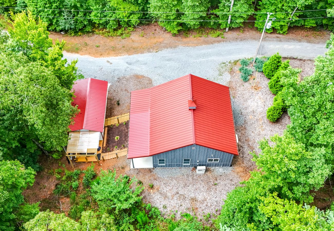 Cabin in Mineral Bluff - Knollwood Barndominium